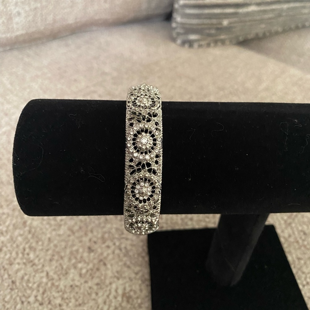 Silver tone & rhinestone hinged braclet